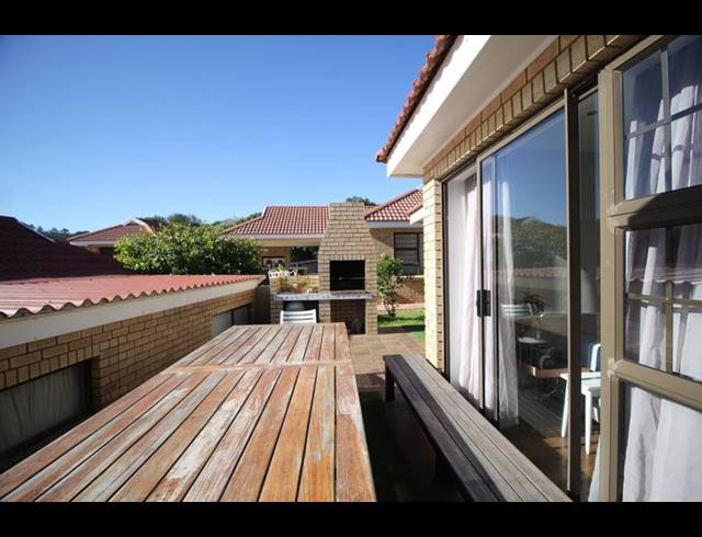 3 BEDROOM TOWNHOUSE FOR SALE IN HERSHAM